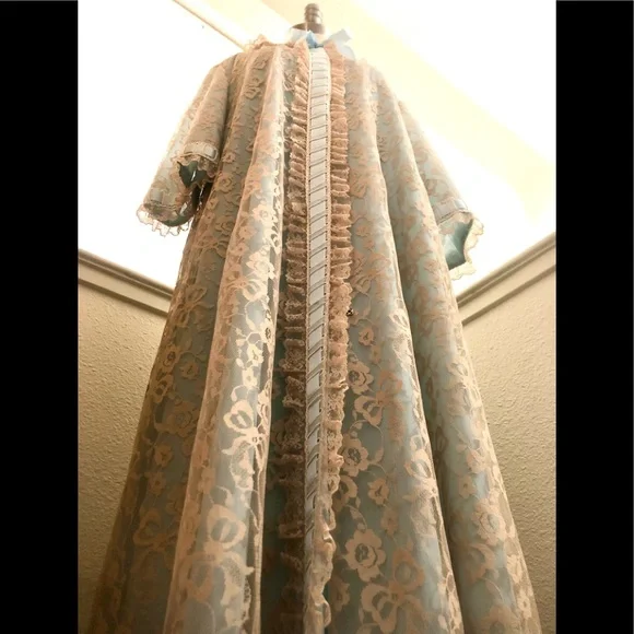 OOAK RARE VINTAGE LIKE NEW!! Blue Full Lace Robe and Gown Set - Picture 2 of 16